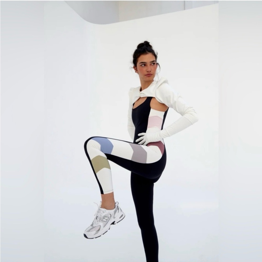PORT DE BRAS Arrow Unitard in the black chantilly & pastel colorway size large